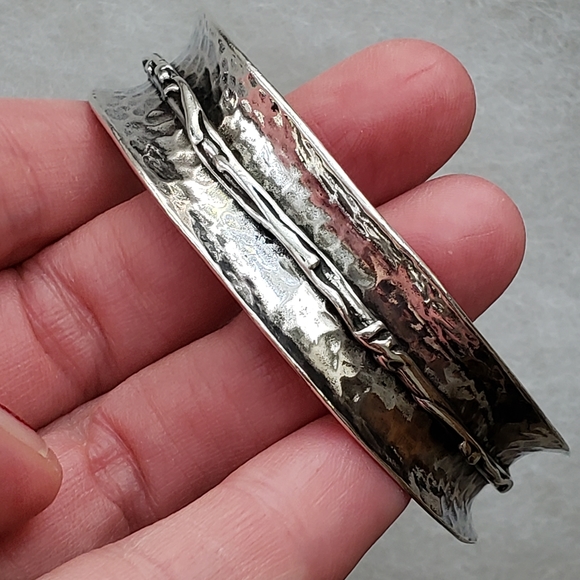 Silpada Sterling Silver Hammered Textured Cuff B1684 - Picture 10 of 14